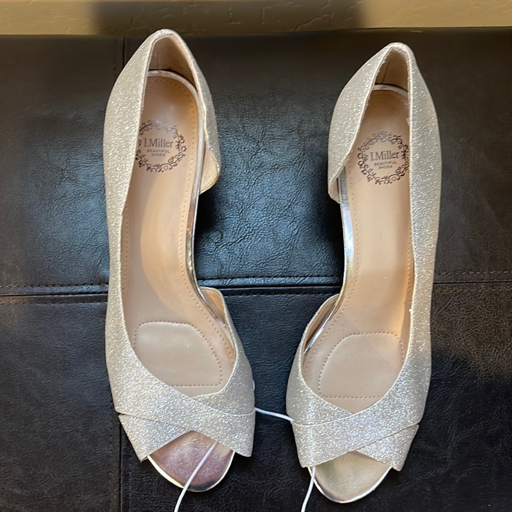 I. Miller Size 8.5 Silver Heels